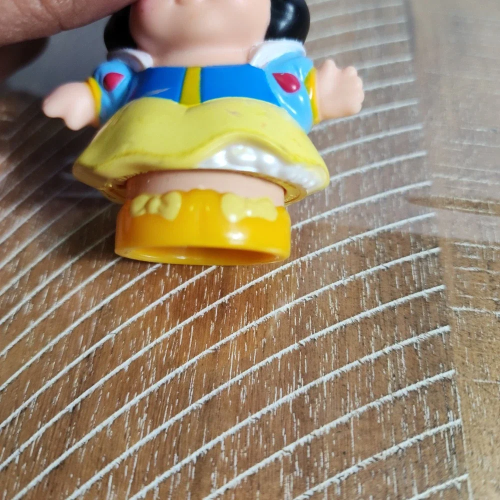 Fisher-Price Little People Disney Princess Snow White Figure 2012 Mattel Toy